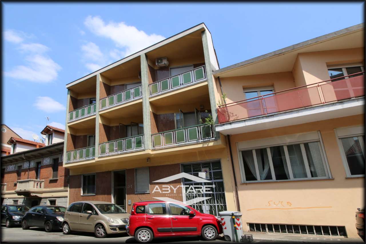 4 locali vendita Moncalieri Via Zara 26