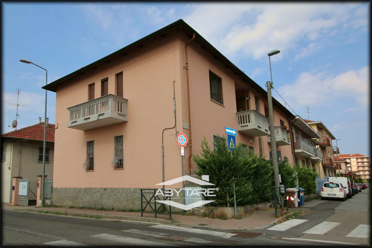 3 locali vendita Moncalieri Via Cesare Pavese 26