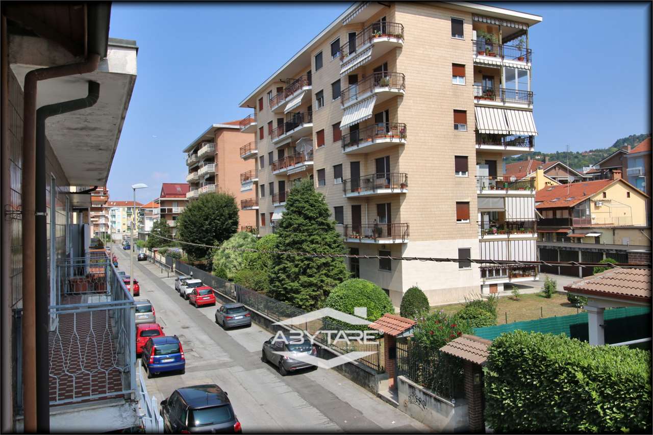 3 locali vendita Moncalieri Via Cesare Pavese 26