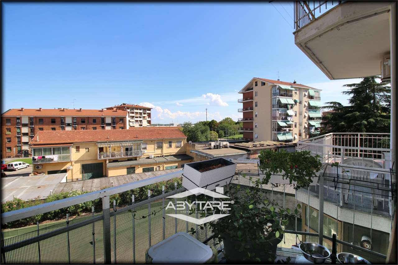 3 locali vendita moncalieri Via Saluzzo 32