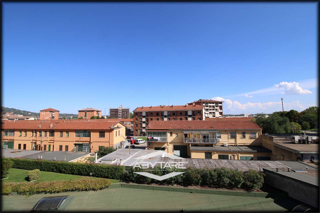 3 locali vendita moncalieri Via Saluzzo 32