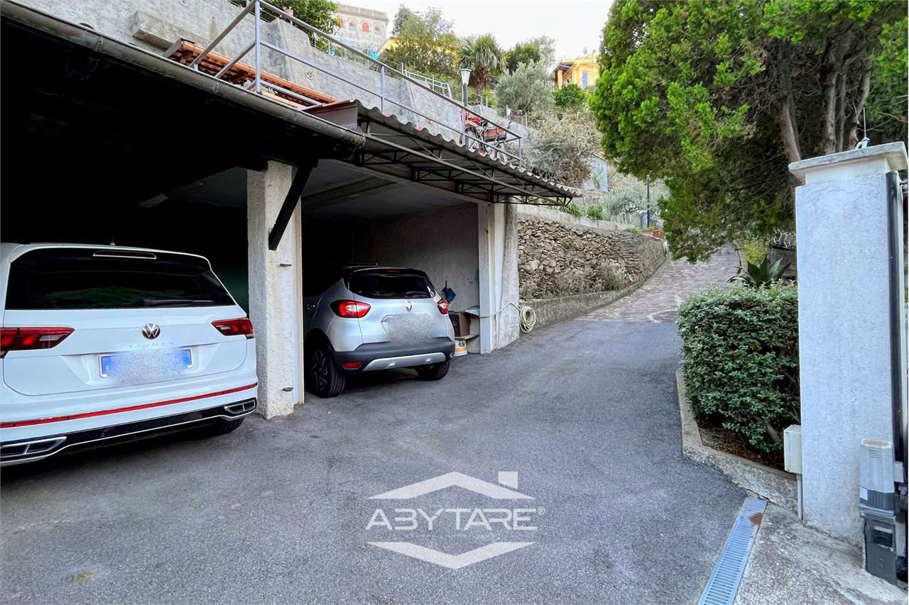 Appartamento con terrazzi giardino vendita Alassio