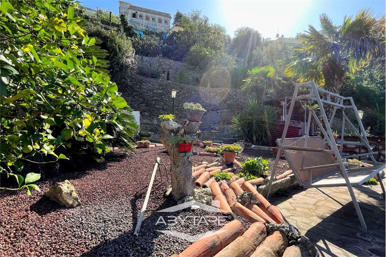 Appartamento con terrazzi giardino vendita Alassio