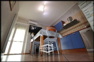 3 locali vendita Villastellone Corso Savona 12