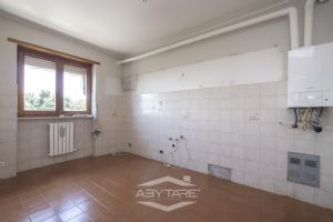 4 locali vendita Moncalieri Strada delle Margherite 8