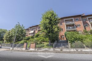 4 locali vendita Moncalieri Strada delle Margherite 8