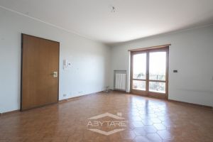 4 locali vendita Moncalieri Strada delle Margherite 8