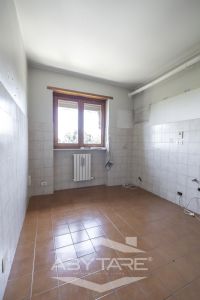 4 locali vendita Moncalieri Strada delle Margherite 8