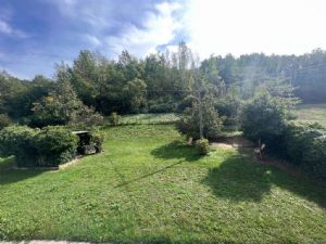 CASTELL'ALFERO CASA SINGOLA IMMERSA NEL VERDE