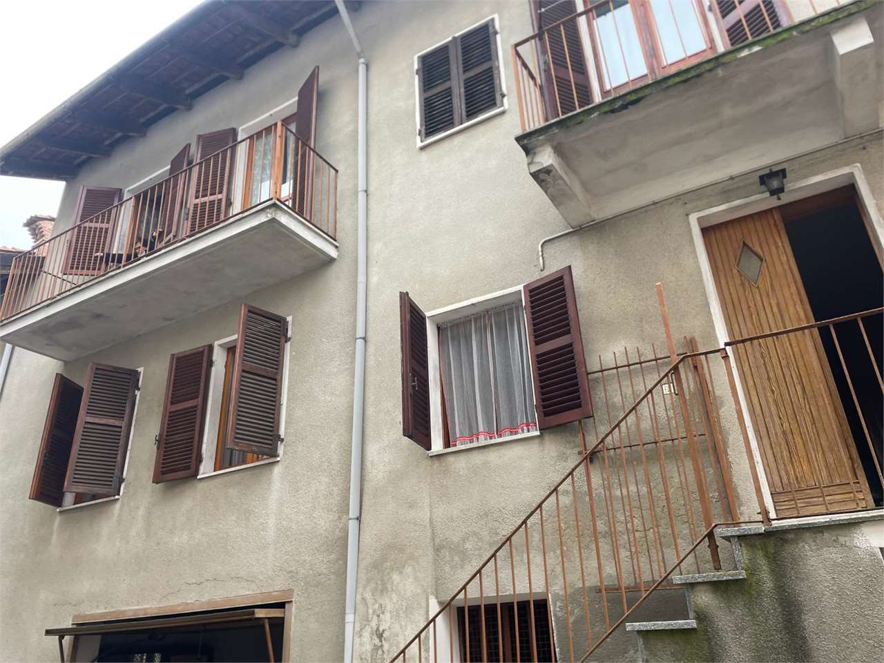 MONTEMAGNO CASA SINGOLA IN CENTRO STORICO