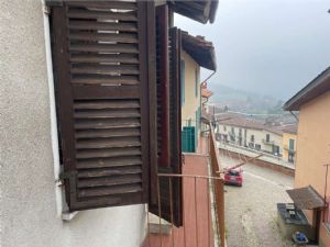 MONTEMAGNO CASA SINGOLA IN CENTRO STORICO
