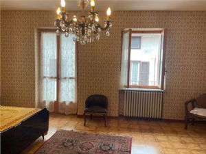 MONTEMAGNO CASA SINGOLA IN CENTRO STORICO