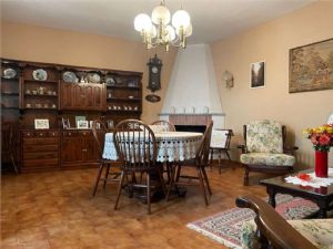 MONTEMAGNO CASA SINGOLA IN CENTRO STORICO