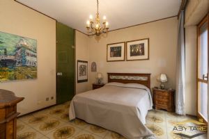 ELEGANTE APPARTAMENTO DI 180 MQ CON DOPPI SERVIZI