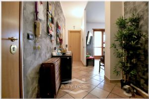 2 locali vendita Moncalieri corso Roma