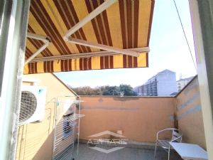 VILLA BIFAMILIARE SU PIU' LIVELLI CON CORTILE INTERNO