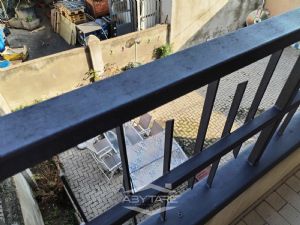 VILLA BIFAMILIARE SU PIU' LIVELLI CON CORTILE INTERNO