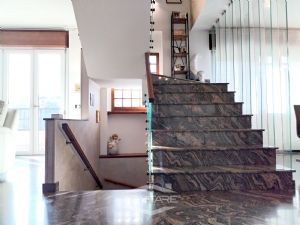 VILLA BIFAMILIARE SU PIU' LIVELLI CON CORTILE INTERNO