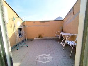 VILLA BIFAMILIARE SU PIU' LIVELLI CON CORTILE INTERNO