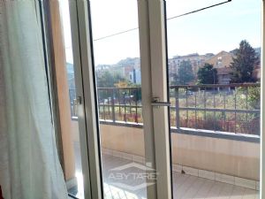 VILLA BIFAMILIARE SU PIU' LIVELLI CON CORTILE INTERNO