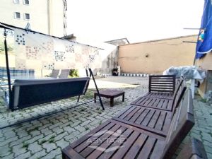 VILLA BIFAMILIARE SU PIU' LIVELLI CON CORTILE INTERNO
