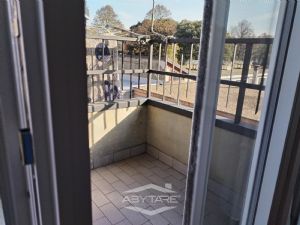 VILLA BIFAMILIARE SU PIU' LIVELLI CON CORTILE INTERNO
