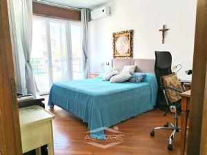VILLA BIFAMILIARE SU PIU' LIVELLI CON CORTILE INTERNO