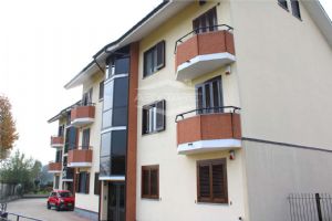 BEINASCO IN VENDITA 4 LOCALI CON GIARDINO LIBERO A