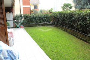 BEINASCO IN VENDITA 4 LOCALI CON GIARDINO LIBERO A