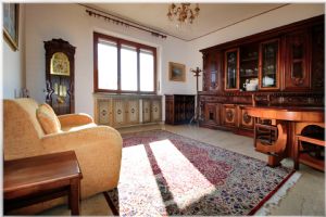 3 locali vendita Moncalieri Via Cellini 10