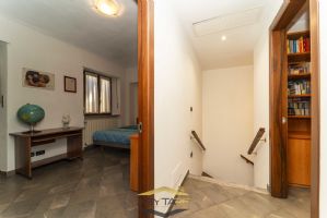 VILLA CON CORTILE E BOX DOPPIO