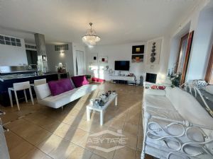 Appartamento con terrazzo e giardino privato