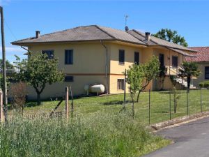 VILLA PANORAMICA  A POCHI MINUTI DA ASTI