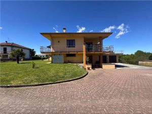 VILLA PANORAMICA  A POCHI MINUTI DA ASTI