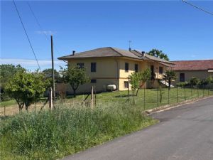 VILLA PANORAMICA  A POCHI MINUTI DA ASTI