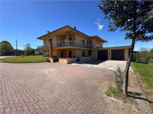 VILLA PANORAMICA  A POCHI MINUTI DA ASTI