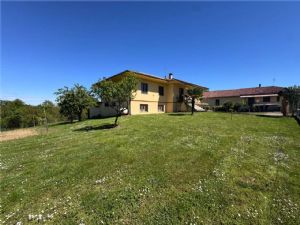 VILLA PANORAMICA  A POCHI MINUTI DA ASTI