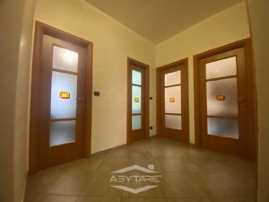 QUADRILOCALE IN STABILE SIGNORILE