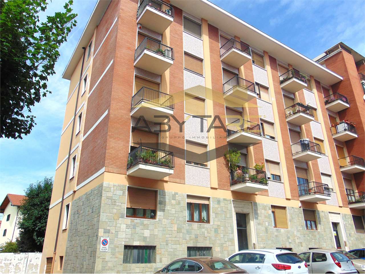 TRILOCALE RISTRUTTURATO LIBERO AL ROGITO