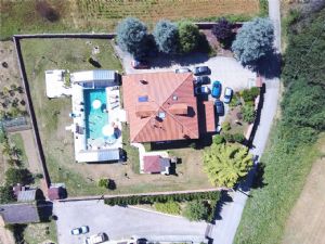 Prestigiosa Villa con Piscina e Vista Panoramica
