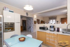 VILLA BIFAMILIARE NICHELINO CENTRO