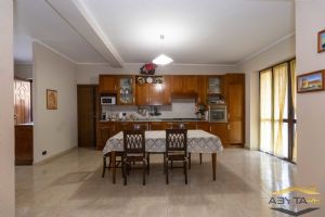 VILLA BIFAMILIARE NICHELINO CENTRO