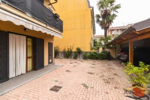 VILLA BIFAMILIARE NICHELINO CENTRO