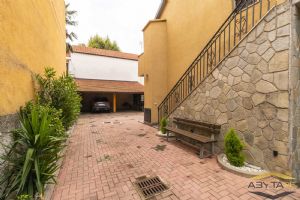 VILLA BIFAMILIARE NICHELINO CENTRO