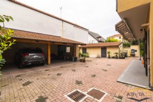 VILLA BIFAMILIARE NICHELINO CENTRO
