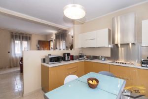 VILLA BIFAMILIARE NICHELINO CENTRO