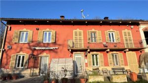 CASCIINA PIEMONTESE LIBERA SU 3 LATI CON TERRENO