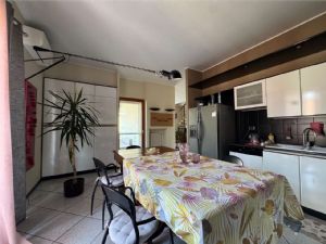 NORD -Prestigiosa Villa Trifamiliare con Giardino