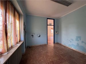 NORD -Prestigiosa Villa Trifamiliare con Giardino