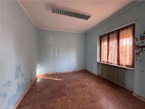 NORD -Prestigiosa Villa Trifamiliare con Giardino
